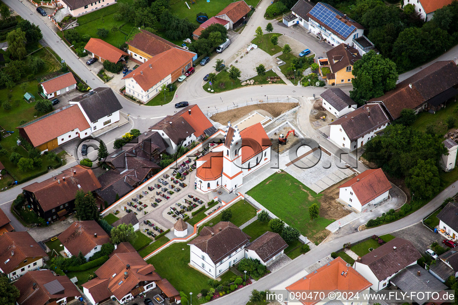 Kirchengebäude im Dorfkern im Ortsteil Rattenbach in Rimbach im Bundesland Bayern, Deutschland