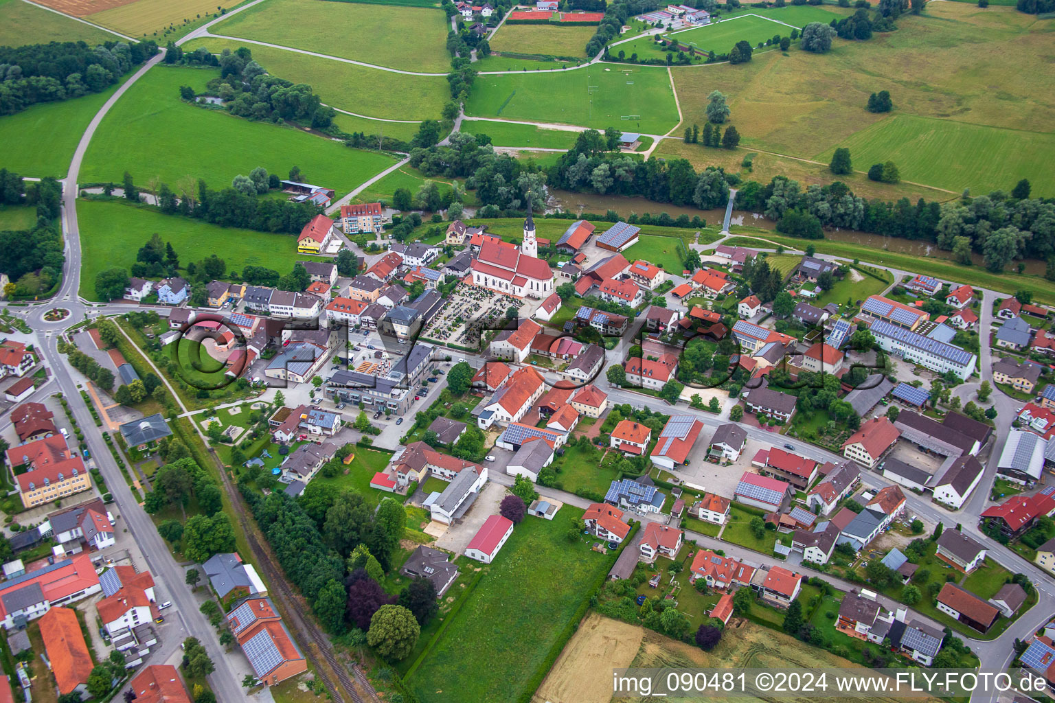 Schrägluftbild von Marklkofen im Bundesland Bayern, Deutschland