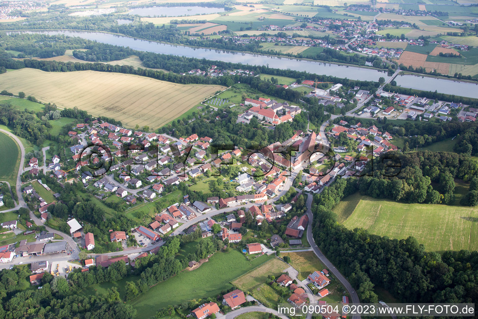 Luftbild von Niederviehbach im Bundesland Bayern, Deutschland
