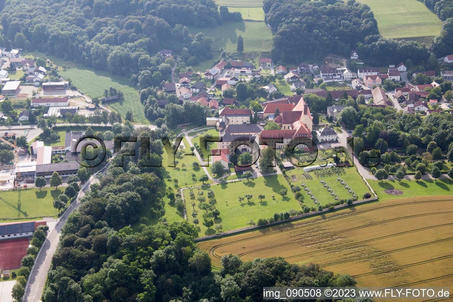Luftaufnahme von Niederviehbach im Bundesland Bayern, Deutschland