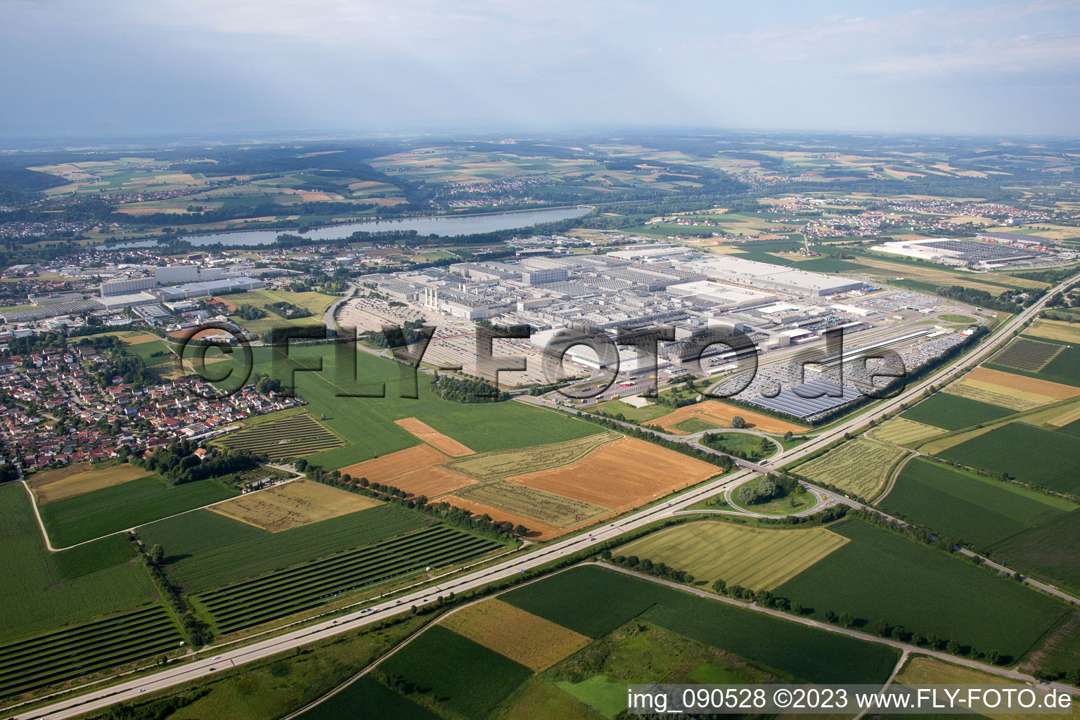Luftbild von Dingolfing, BMW Werk im Bundesland Bayern, Deutschland
