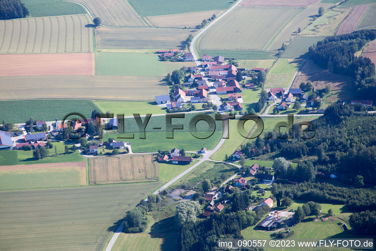 Luftaufnahme von Pramersbuch im Bundesland Bayern, Deutschland