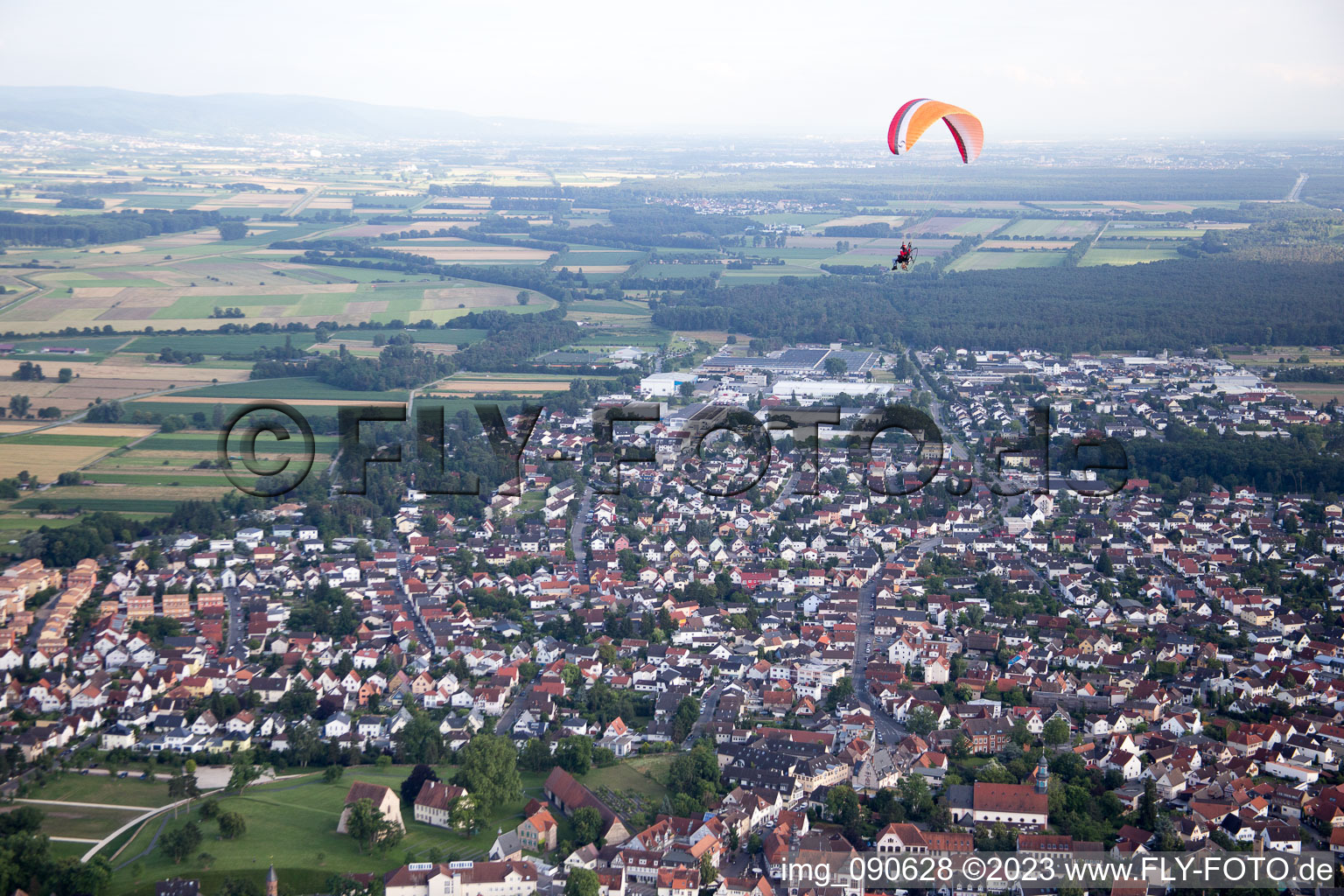 Luftaufnahme von Lorsch im Bundesland Hessen, Deutschland