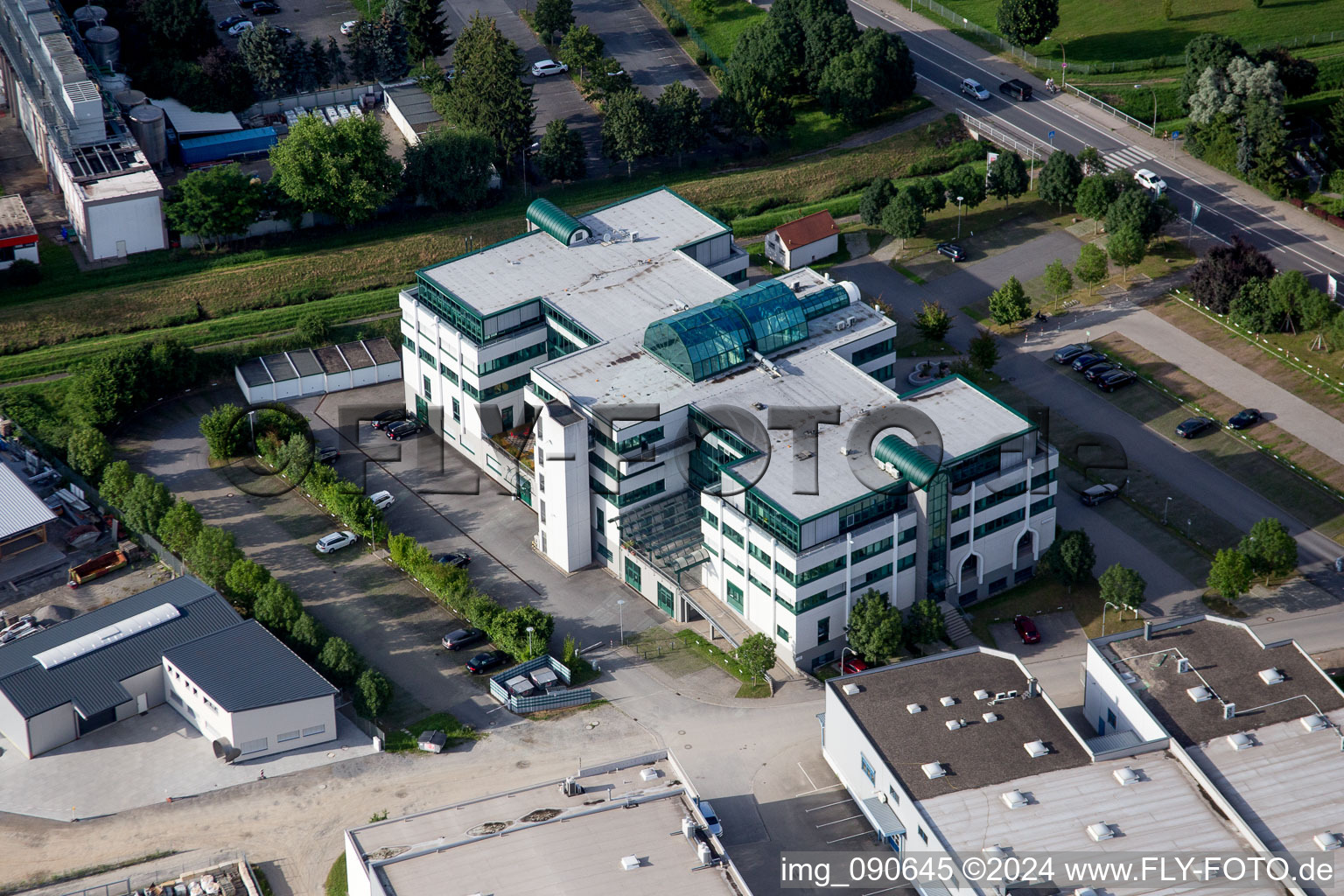 Gebäude und Produktionshallen auf dem Werksgelände Lindorff Deutschland in Heppenheim (Bergstraße) im Bundesland Hessen