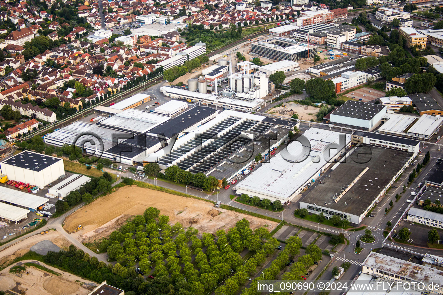 Luftaufnahme von Weinheim im Bundesland Baden-Württemberg, Deutschland