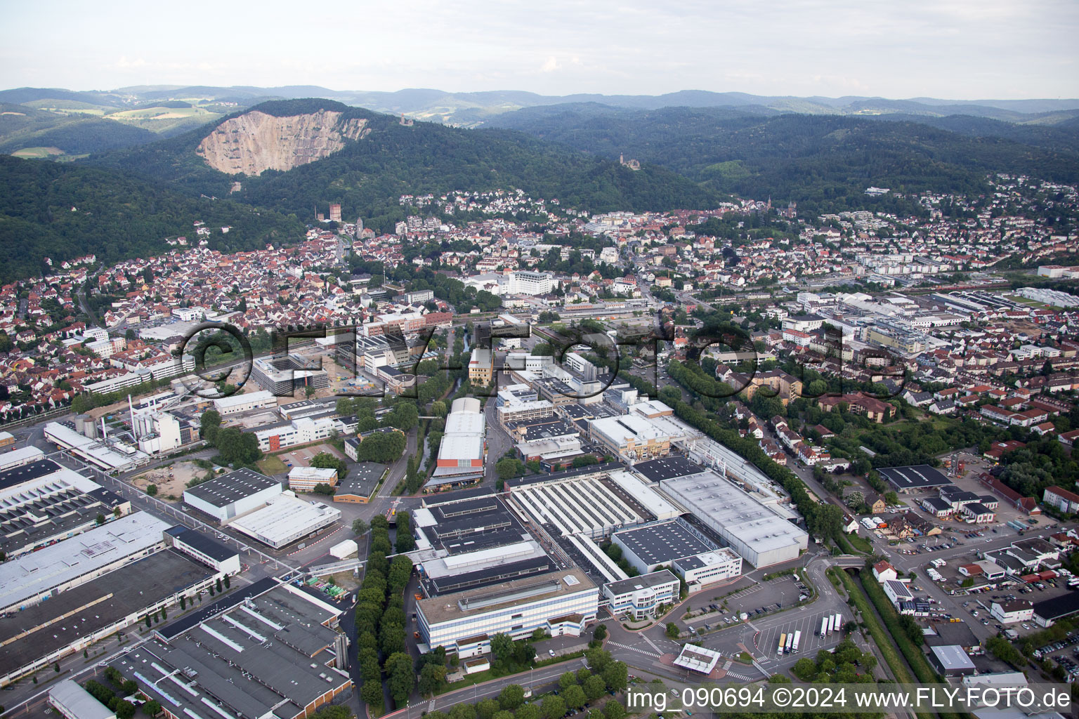 Weinheim im Bundesland Baden-Württemberg, Deutschland aus der Luft