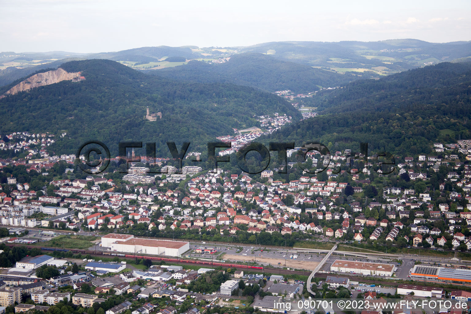 Drohnenbild von Weinheim im Bundesland Baden-Württemberg, Deutschland
