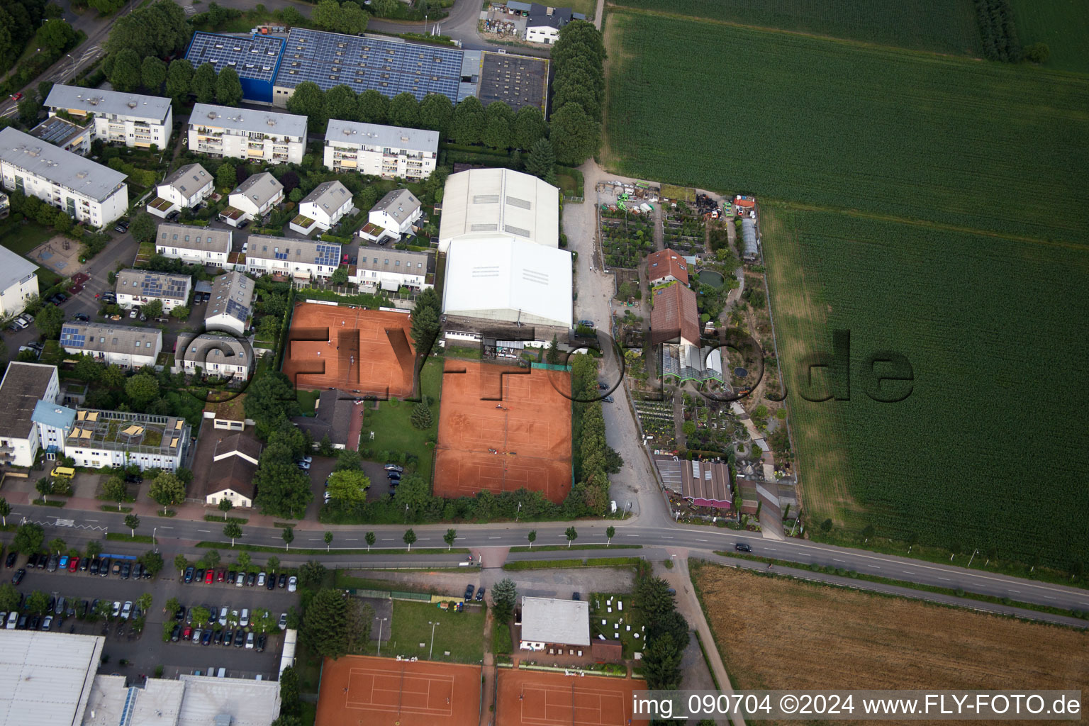 Weinheim im Bundesland Baden-Württemberg, Deutschland von der Drohne aus gesehen