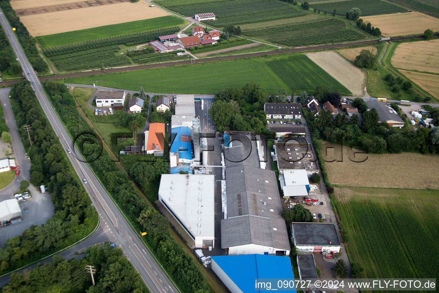 Luftbild von Lützelsachsen im Bundesland Baden-Württemberg, Deutschland