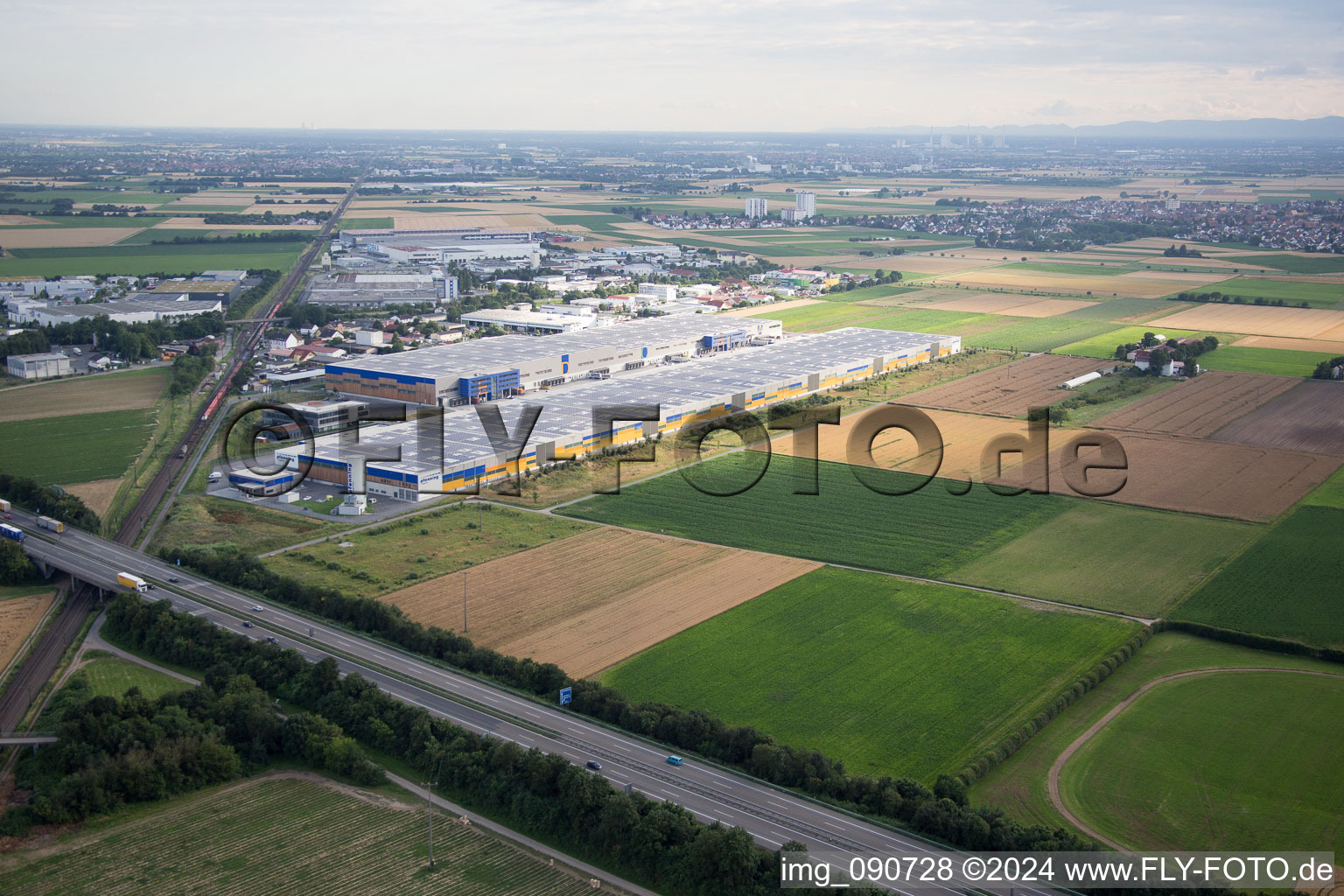 Gewerbegebiet und Firmenansiedlung an der A5 be4work GmbH in Heddesheim im Bundesland Baden-Württemberg, Deutschland