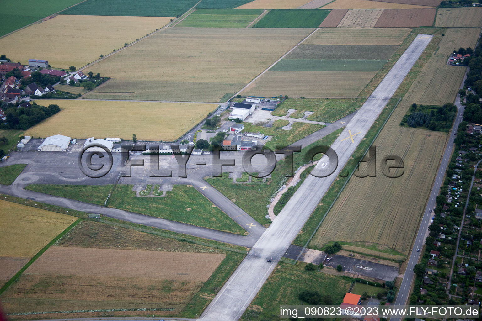 Luftaufnahme von HD-Kirchheim, ehem. Ami-Flugplatz im Ortsteil Patrick Henry Village in Heidelberg im Bundesland Baden-Württemberg, Deutschland