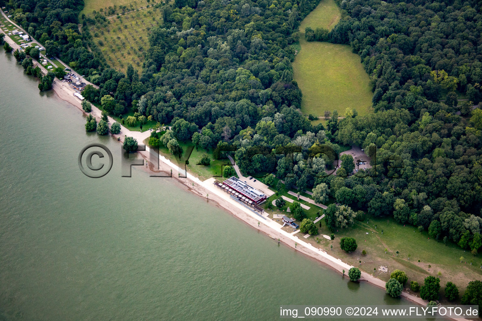 Rheinstrandbad im Ortsteil Niederfeld in Mannheim im Bundesland Baden-Württemberg, Deutschland