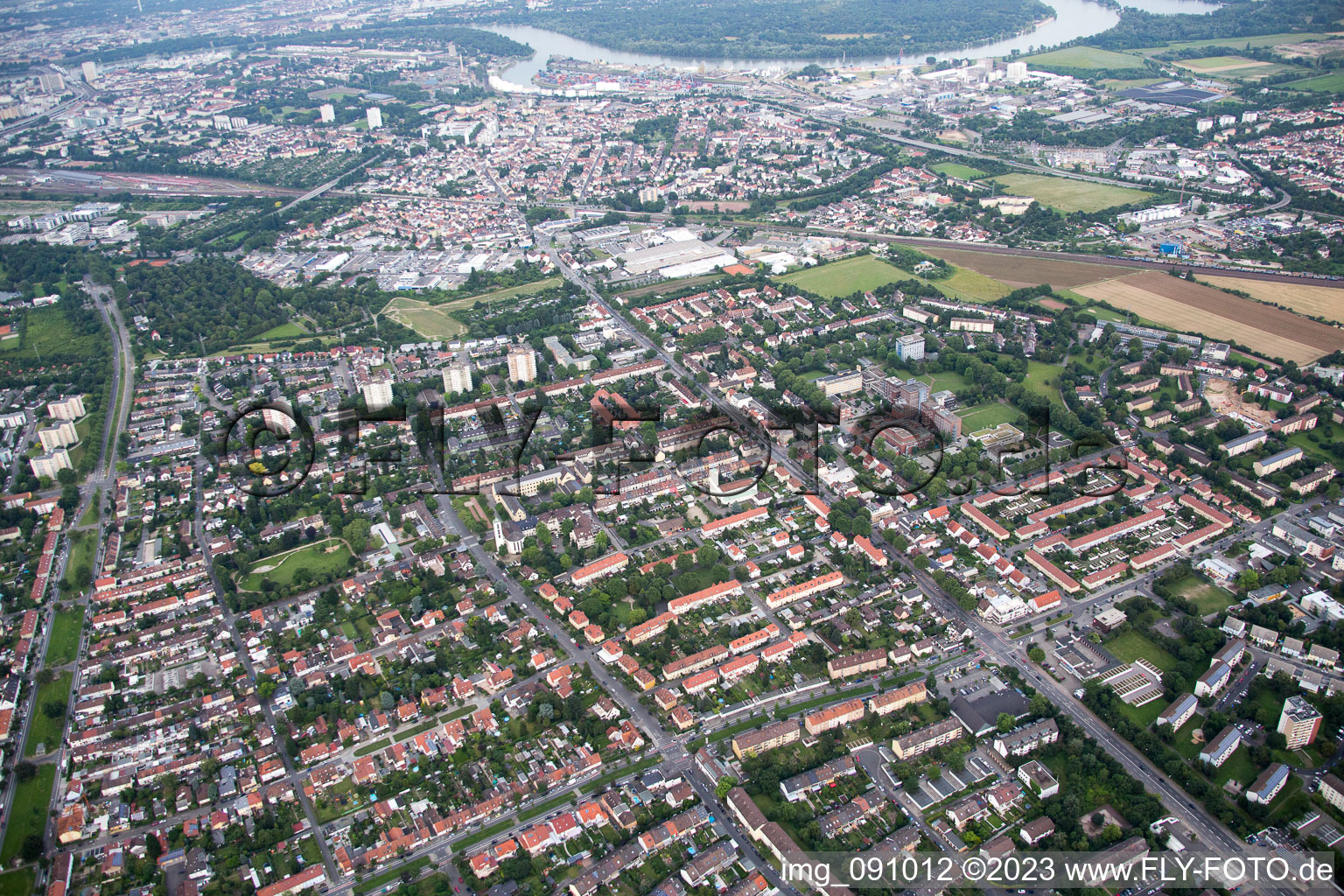 Luftaufnahme von Ortsteil Gartenstadt in Ludwigshafen am Rhein im Bundesland Rheinland-Pfalz, Deutschland