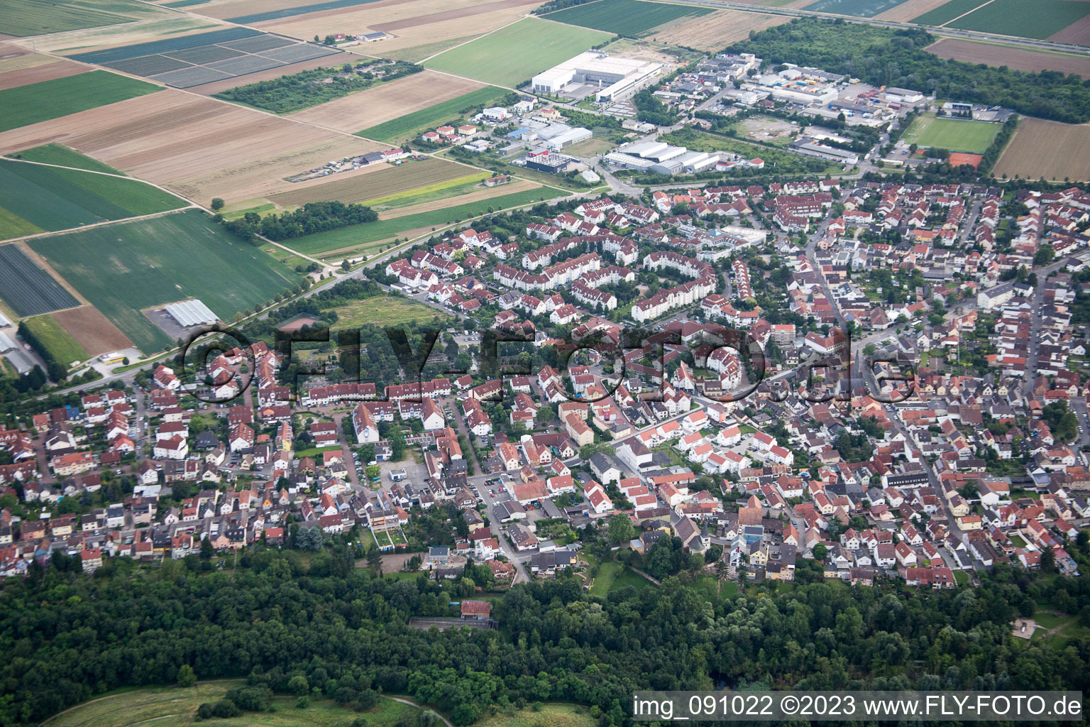 Luftbild von Ortsteil Maudach in Ludwigshafen am Rhein im Bundesland Rheinland-Pfalz, Deutschland