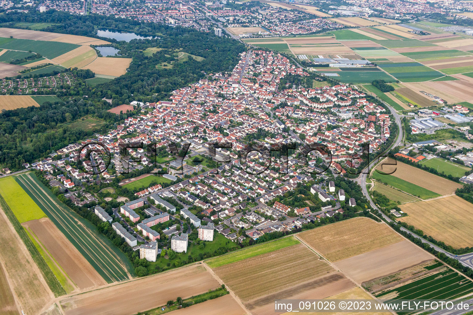 Luftaufnahme von Ortsteil Maudach in Ludwigshafen am Rhein im Bundesland Rheinland-Pfalz, Deutschland