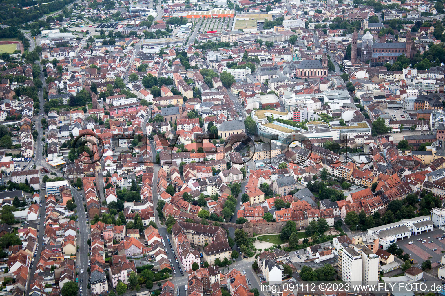 Luftbild von Altstadt in Worms im Bundesland Rheinland-Pfalz, Deutschland