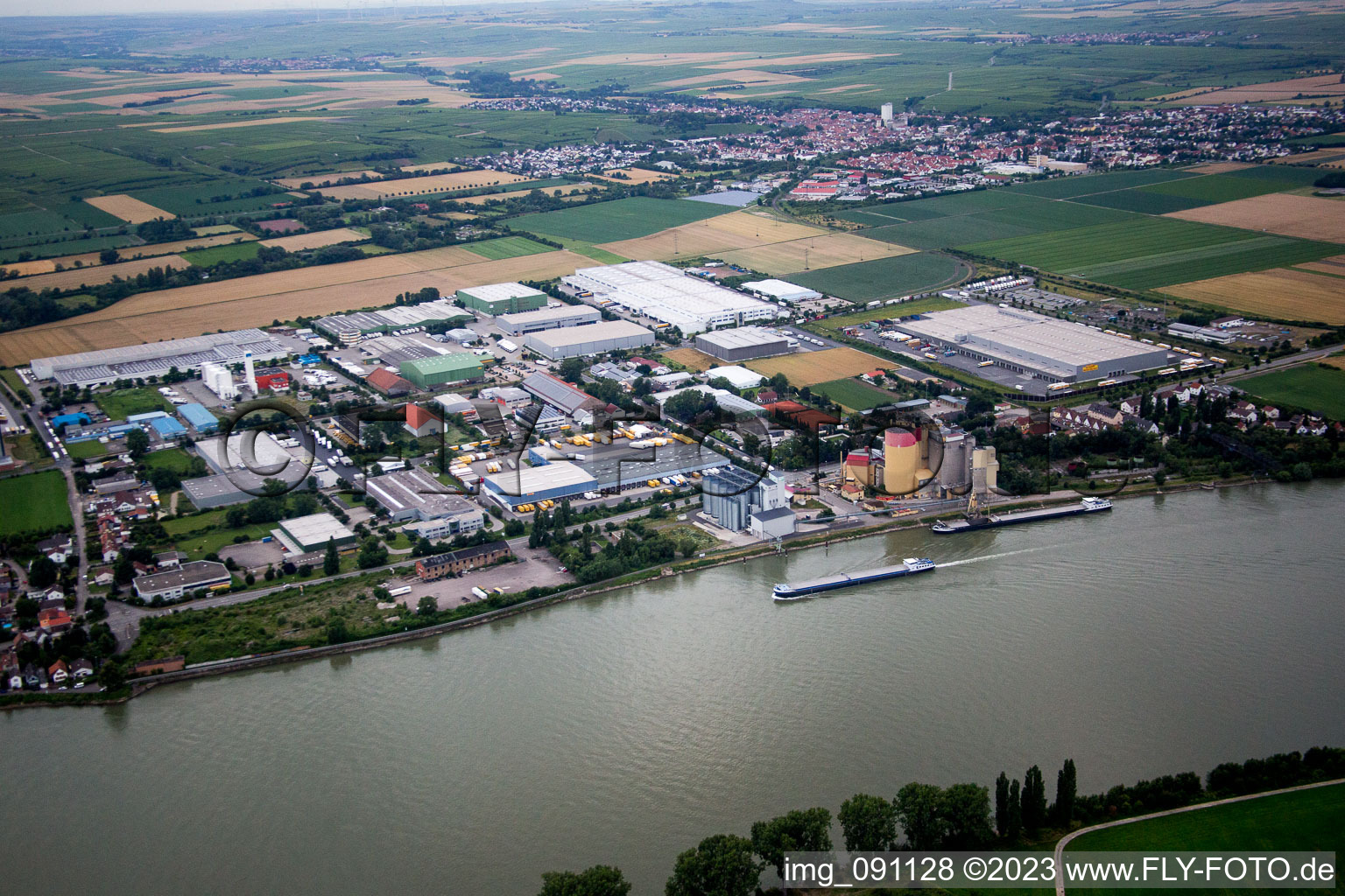 Rhein-Dürkheim, Industriegebiet Süd im Ortsteil Rheindürkheim in Worms im Bundesland Rheinland-Pfalz, Deutschland
