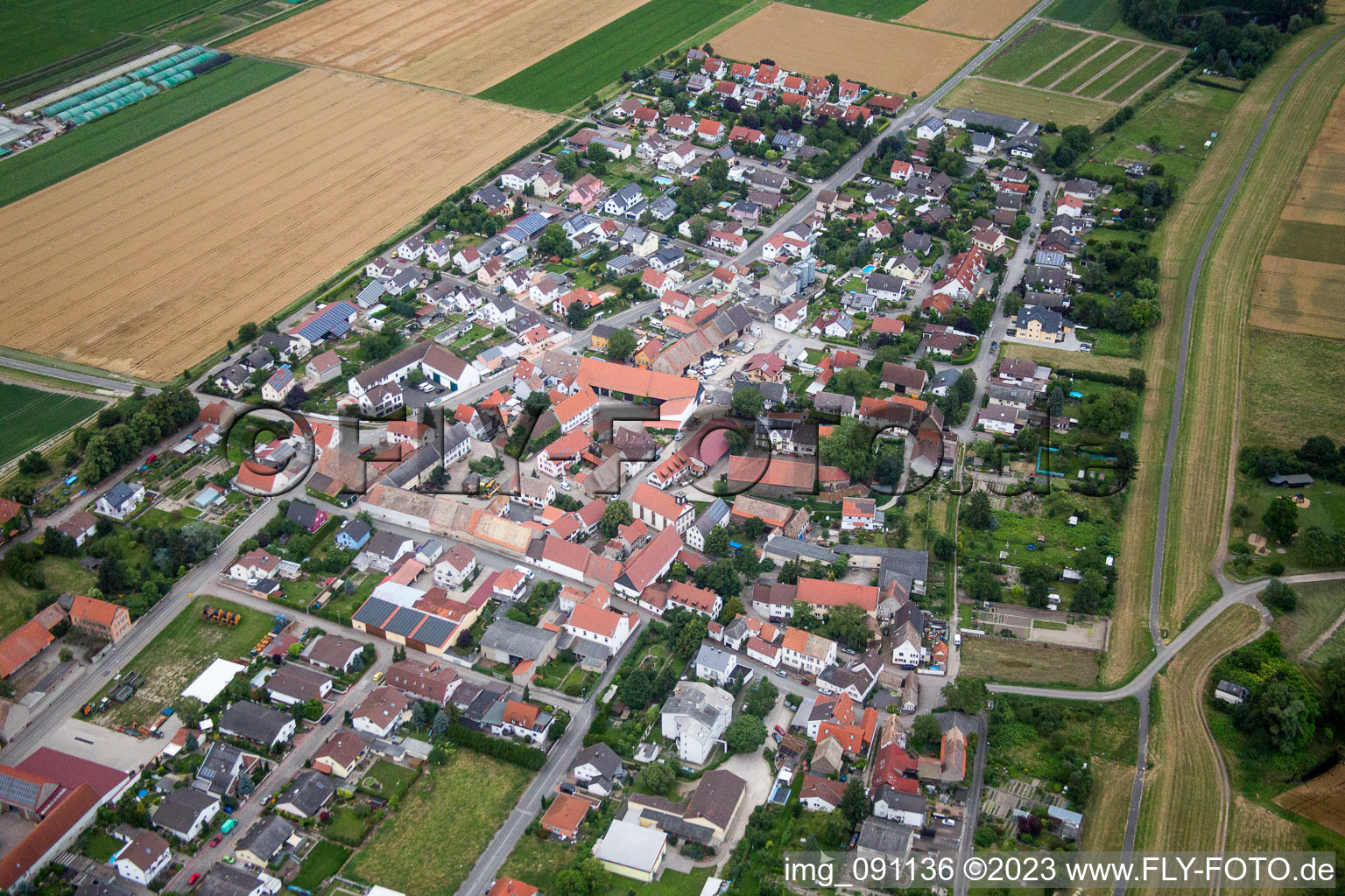 Luftaufnahme von Ortsteil Ibersheim in Worms im Bundesland Rheinland-Pfalz, Deutschland