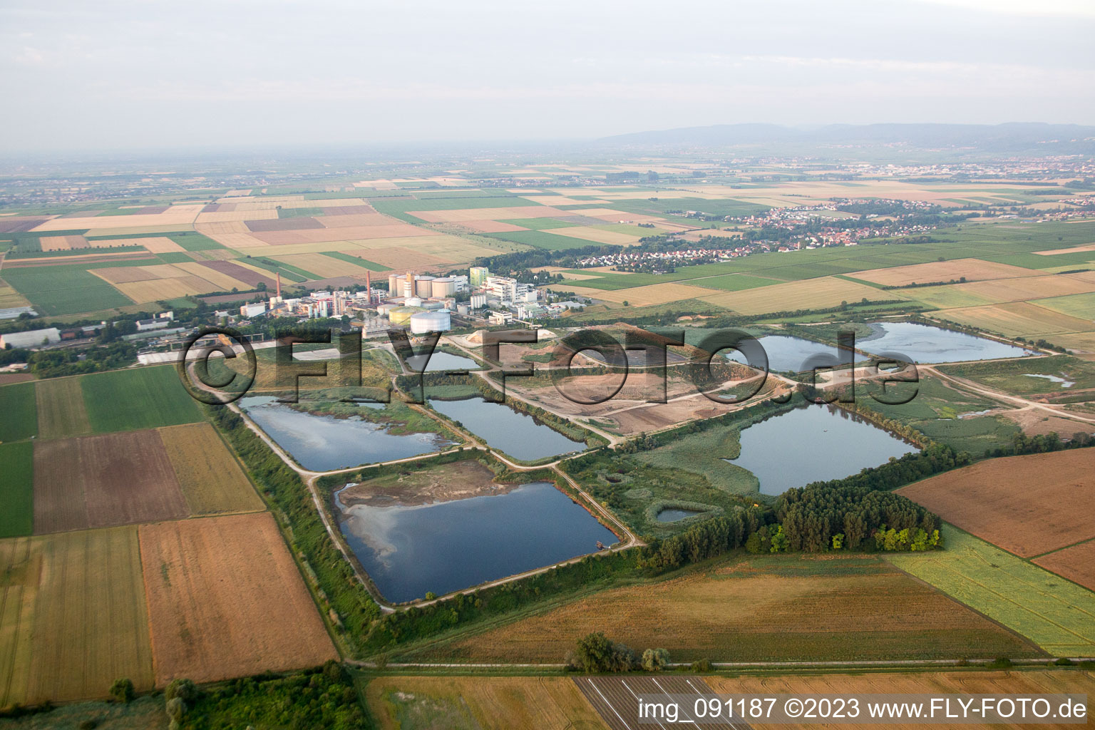 Luftaufnahme von Offstein im Bundesland Rheinland-Pfalz, Deutschland