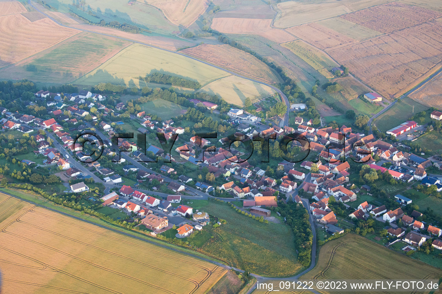 Luftaufnahme von Breunigweiler im Bundesland Rheinland-Pfalz, Deutschland