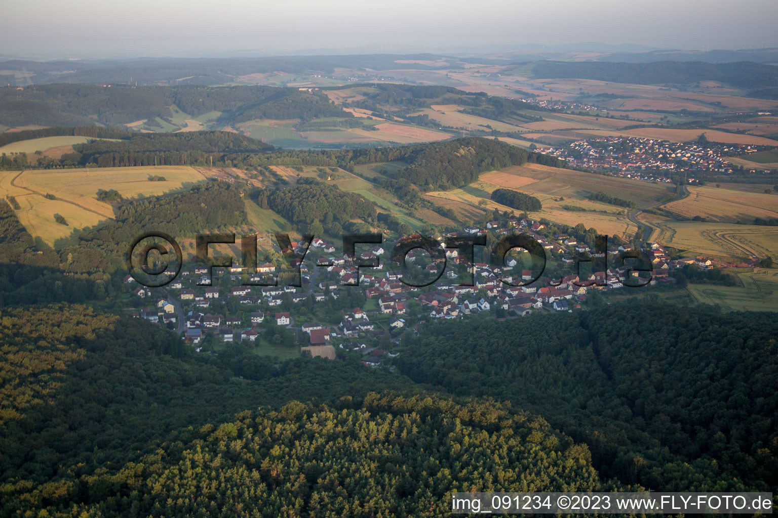 Schrägluftbild von Sippersfeld im Bundesland Rheinland-Pfalz, Deutschland