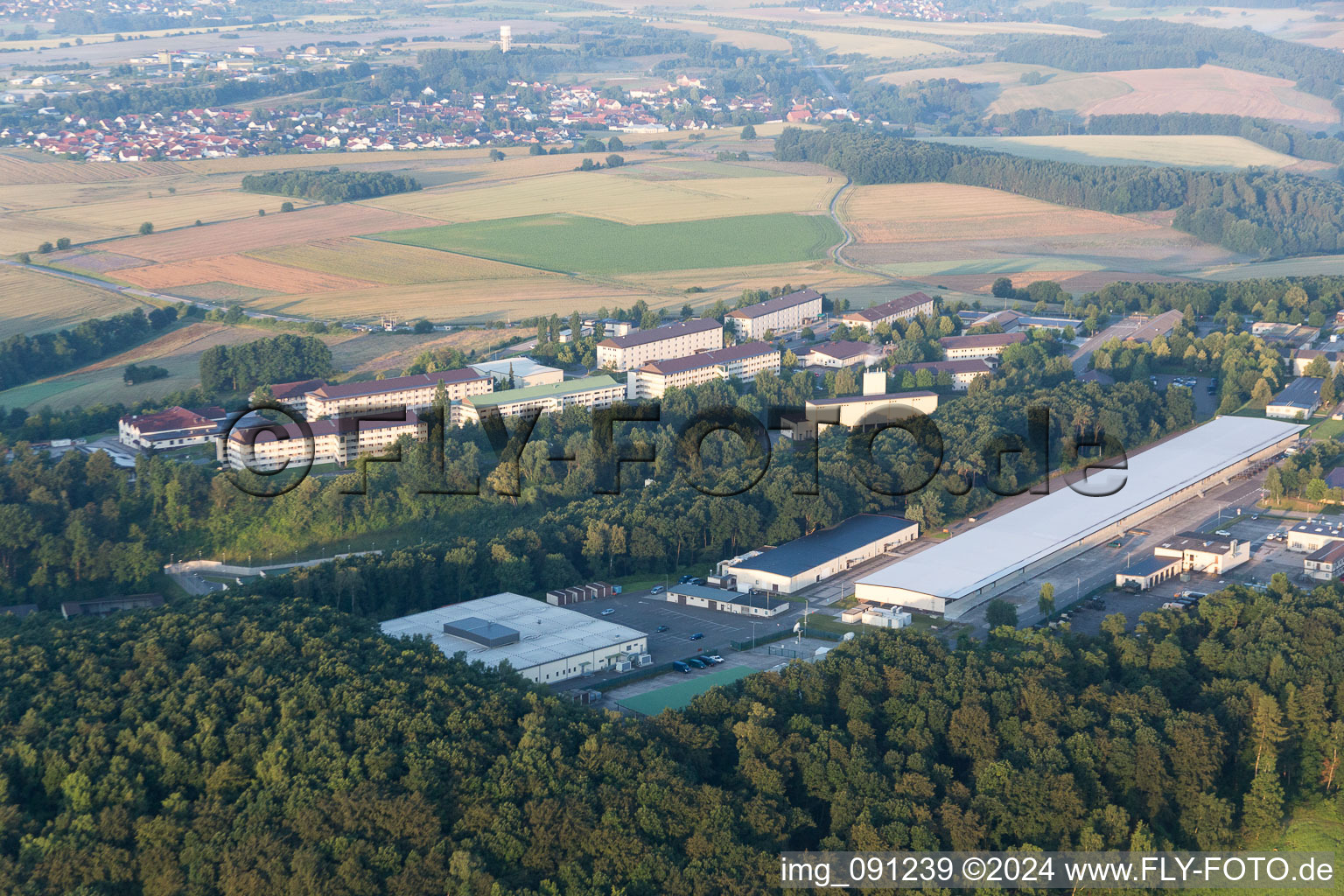 Logistikzentrum und Lager am Truppenübungsplatz AFN Europe Sembach Headquarters im Ortsteil Heuberg in Sembach im Bundesland Rheinland-Pfalz, Deutschland