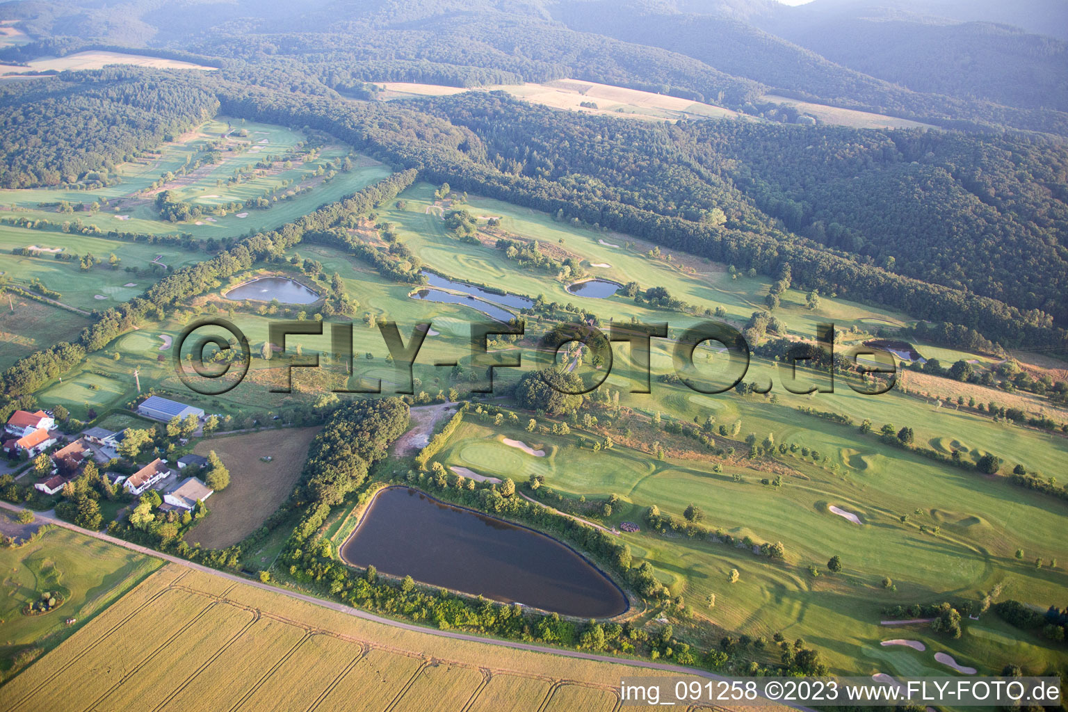 Börrstadt, Golf im Bundesland Rheinland-Pfalz, Deutschland aus der Vogelperspektive