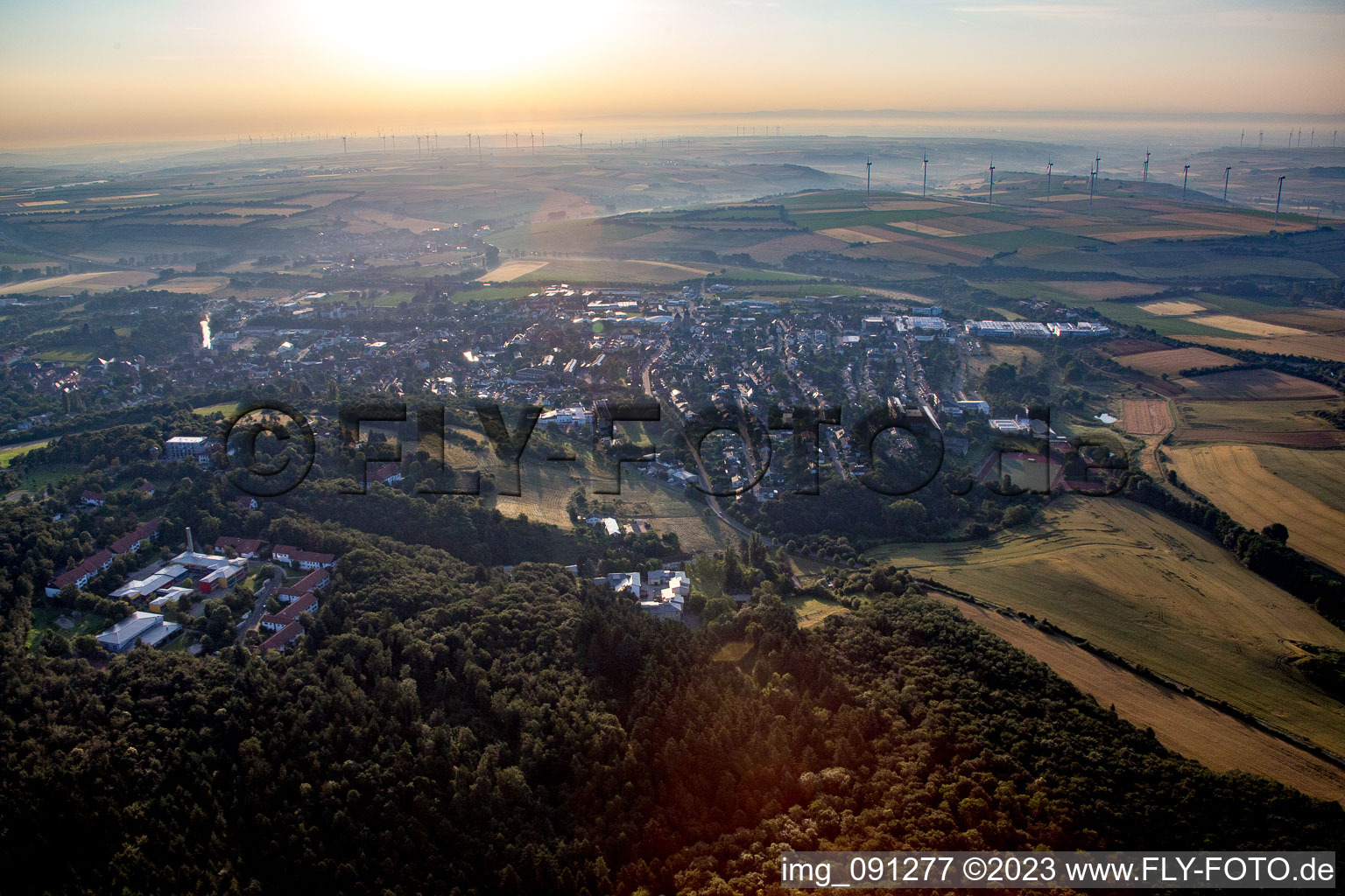 Ortsansicht der Straßen und Häuser der Wohngebiete in Kirchheimbolanden im Bundesland Rheinland-Pfalz, Deutschland