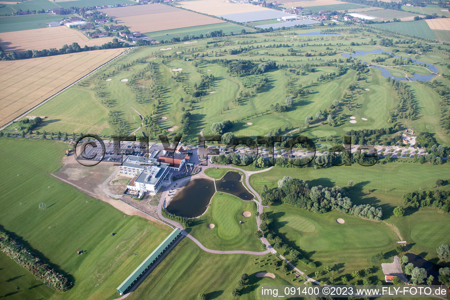 Allmendfeld, Golfresort Gernsheim - Hof Gräbenbruch im Bundesland Hessen, Deutschland aus der Luft