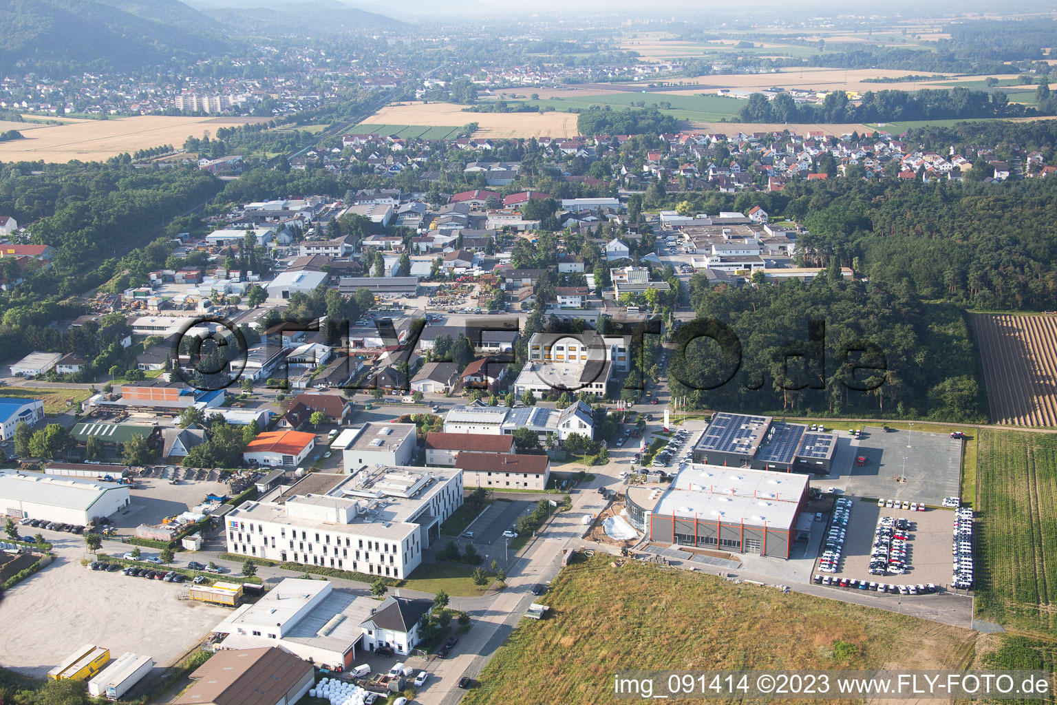 Schrägluftbild von Alsbach-Hähnlein, Industriegebiet Sandwiese im Bundesland Hessen, Deutschland