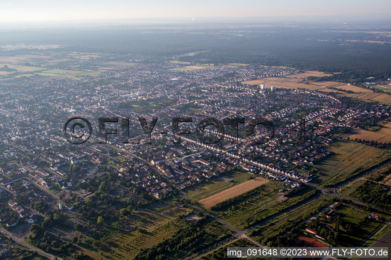 Luftaufnahme von Haßloch im Bundesland Rheinland-Pfalz, Deutschland