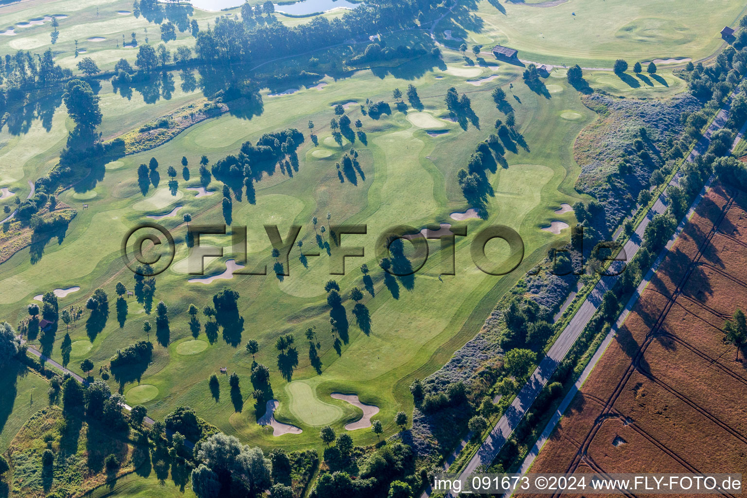 Schrägluftbild von Gelände des Golfplatz Golfplatz Kurpfalz in Limburgerhof im Bundesland Rheinland-Pfalz, Deutschland