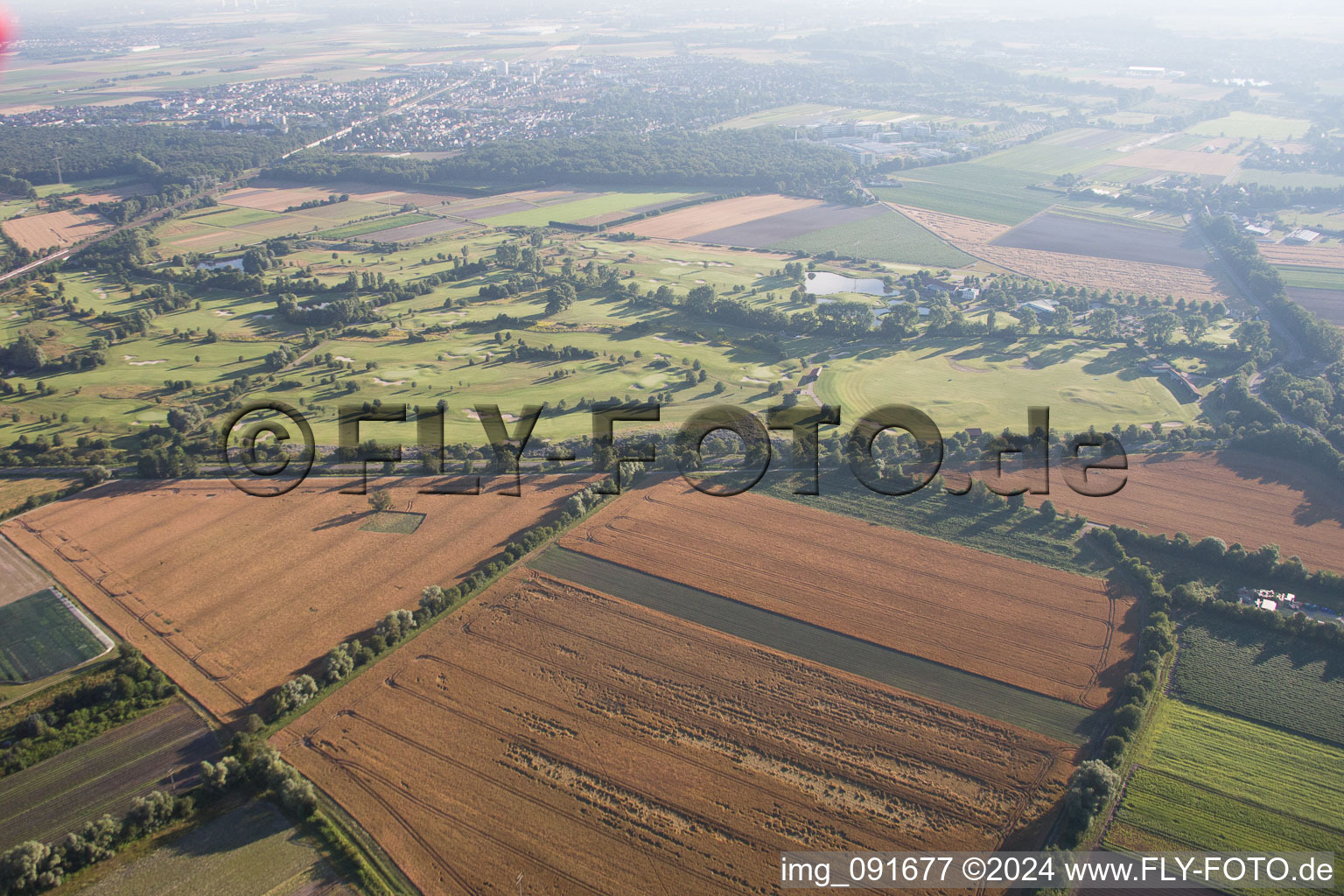 Gelände des Golfplatz Golfplatz Kurpfalz in Limburgerhof im Bundesland Rheinland-Pfalz, Deutschland von oben