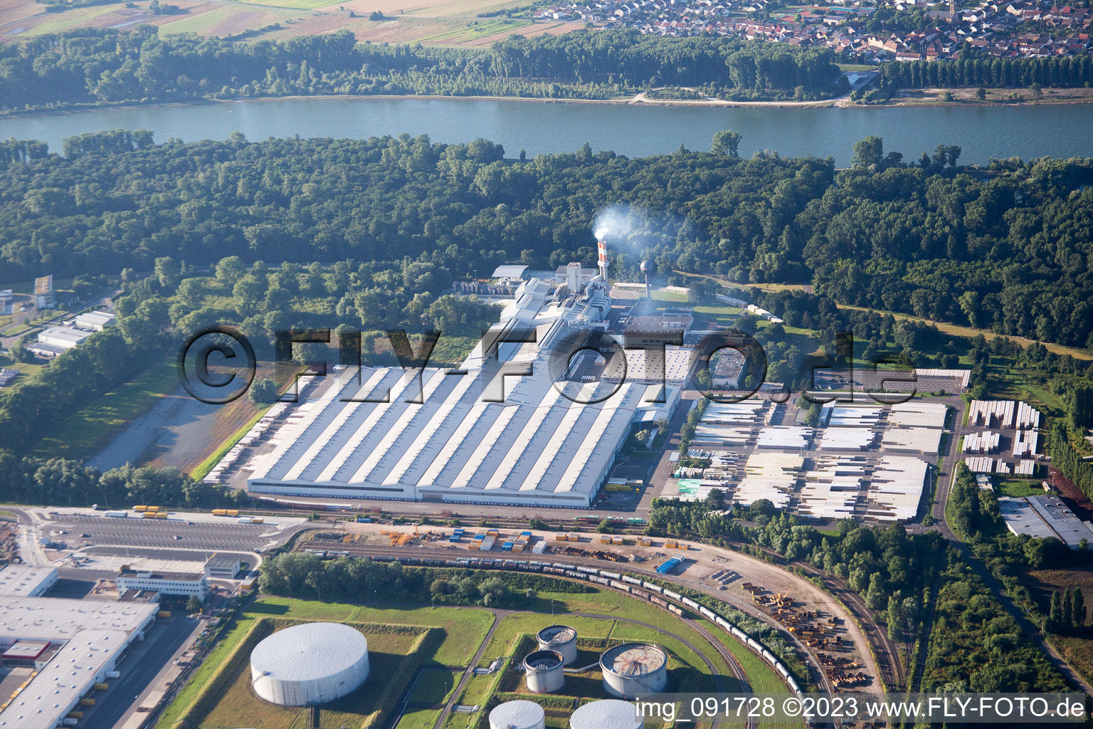 Speyer, Industriegebiet am Flugplatz im Bundesland Rheinland-Pfalz, Deutschland aus der Vogelperspektive