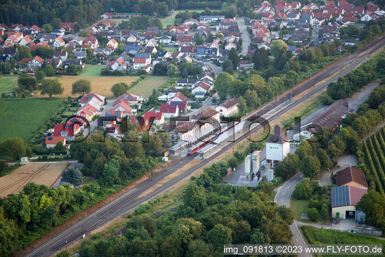 Winden im Bundesland Rheinland-Pfalz, Deutschland aus der Drohnenperspektive