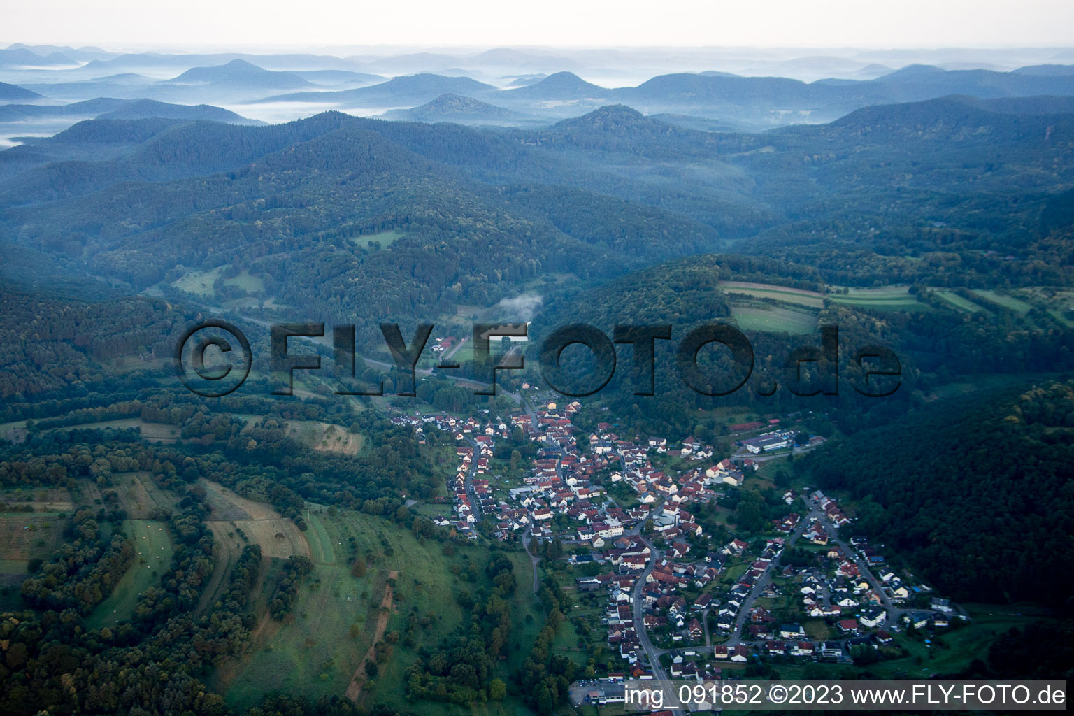 Luftaufnahme von Silz im Bundesland Rheinland-Pfalz, Deutschland