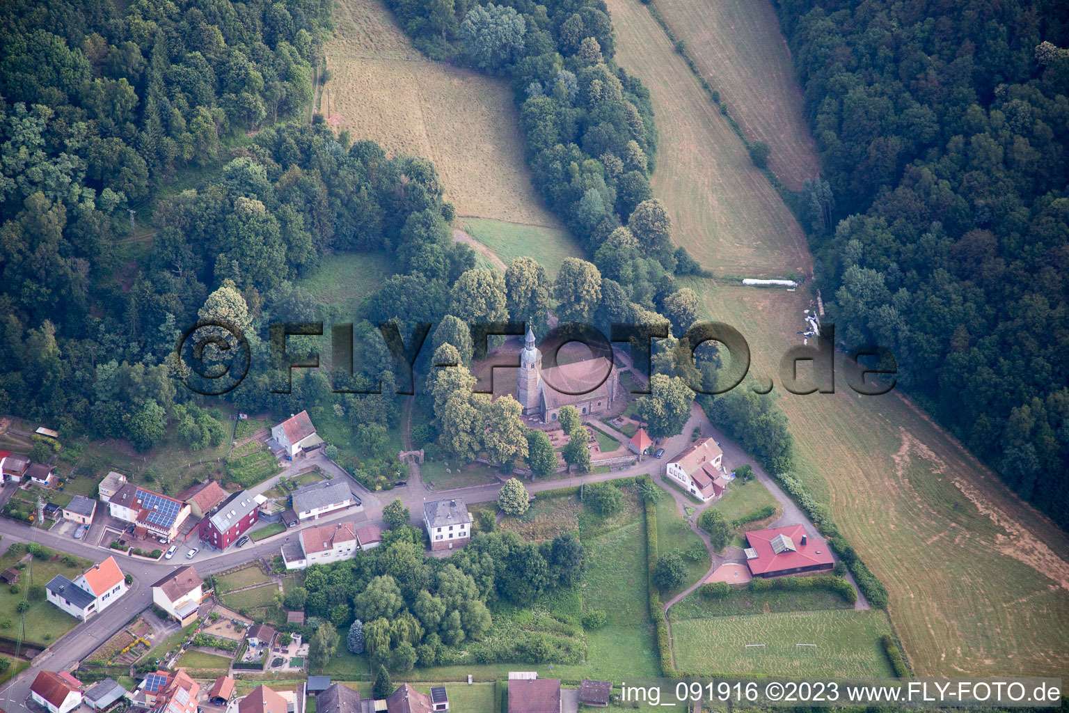 Luftaufnahme von Labach im Bundesland Rheinland-Pfalz, Deutschland