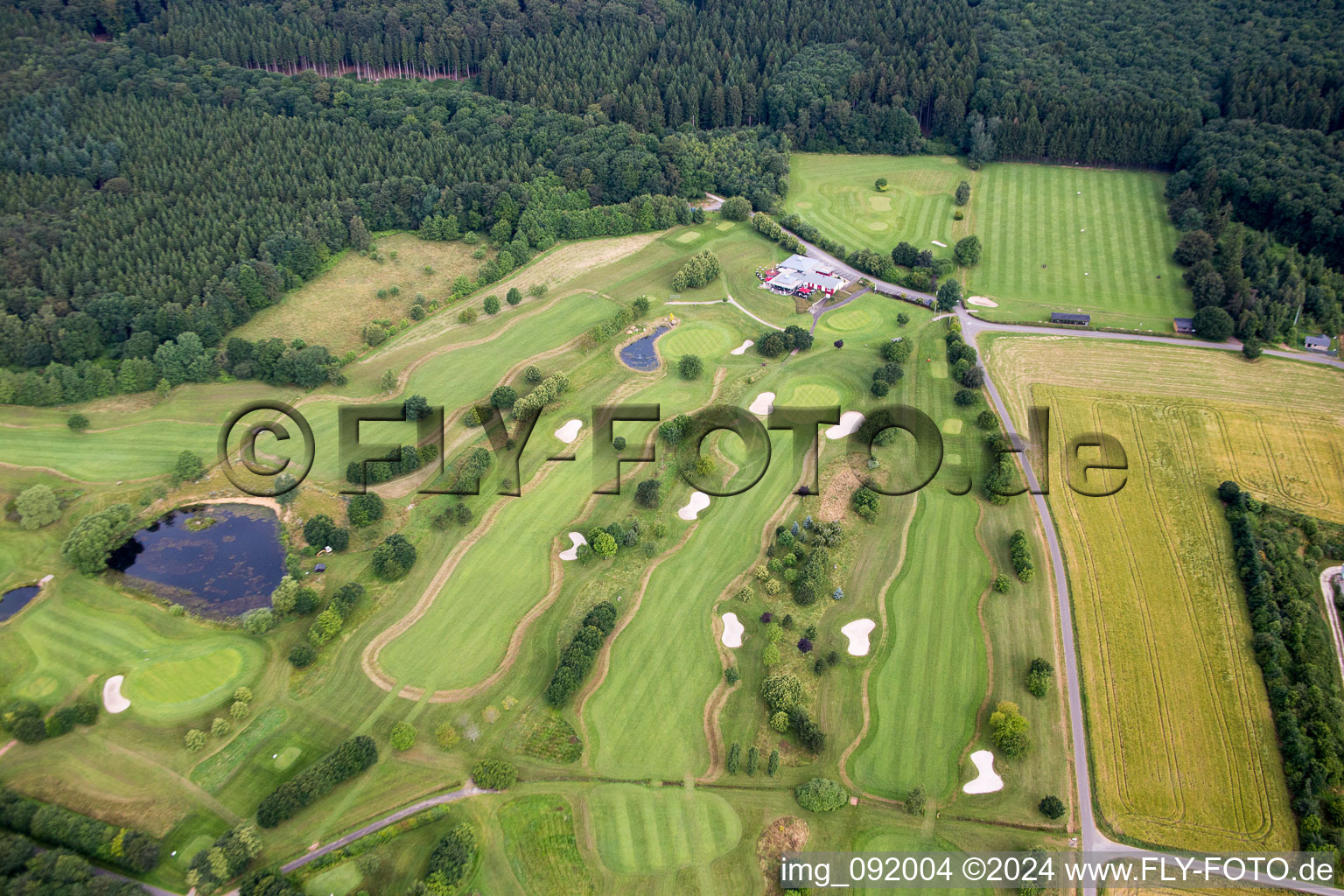 Luftaufnahme von Gelände des Golfplatz GC Edelstein Hunsrück e.V. in Kirschweiler im Bundesland Rheinland-Pfalz, Deutschland