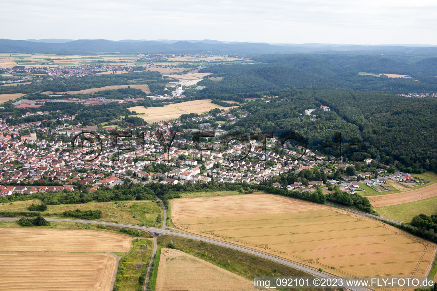 Luftaufnahme von Eisenberg im Bundesland Rheinland-Pfalz, Deutschland