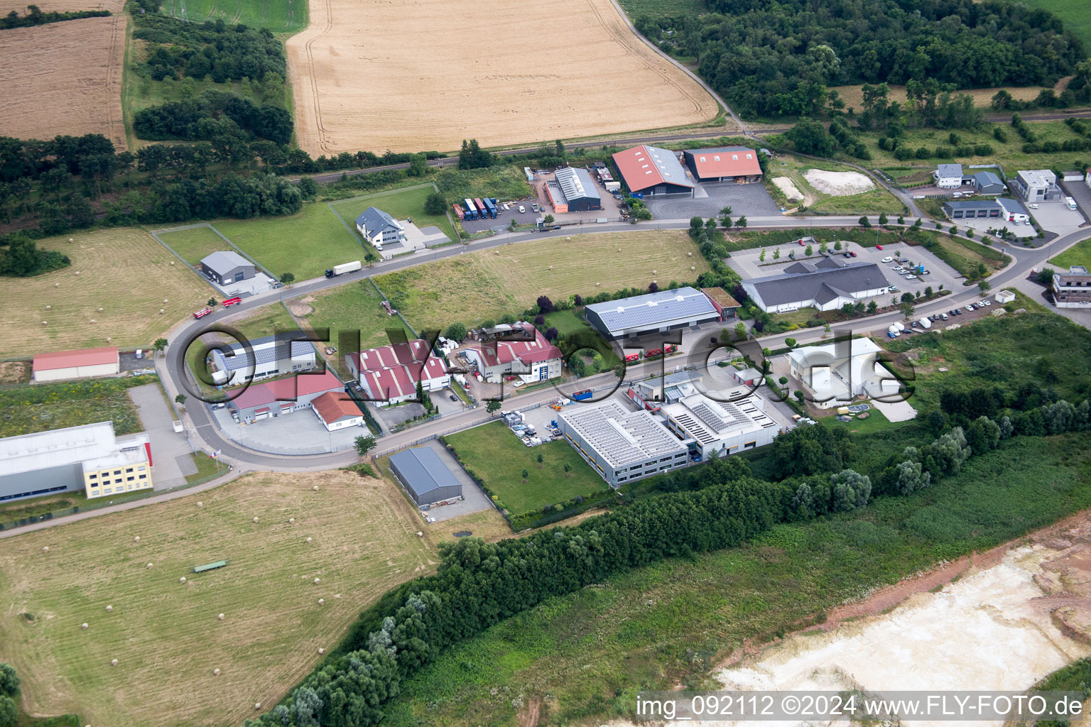 Drohnenaufname von Eisenberg im Bundesland Rheinland-Pfalz, Deutschland