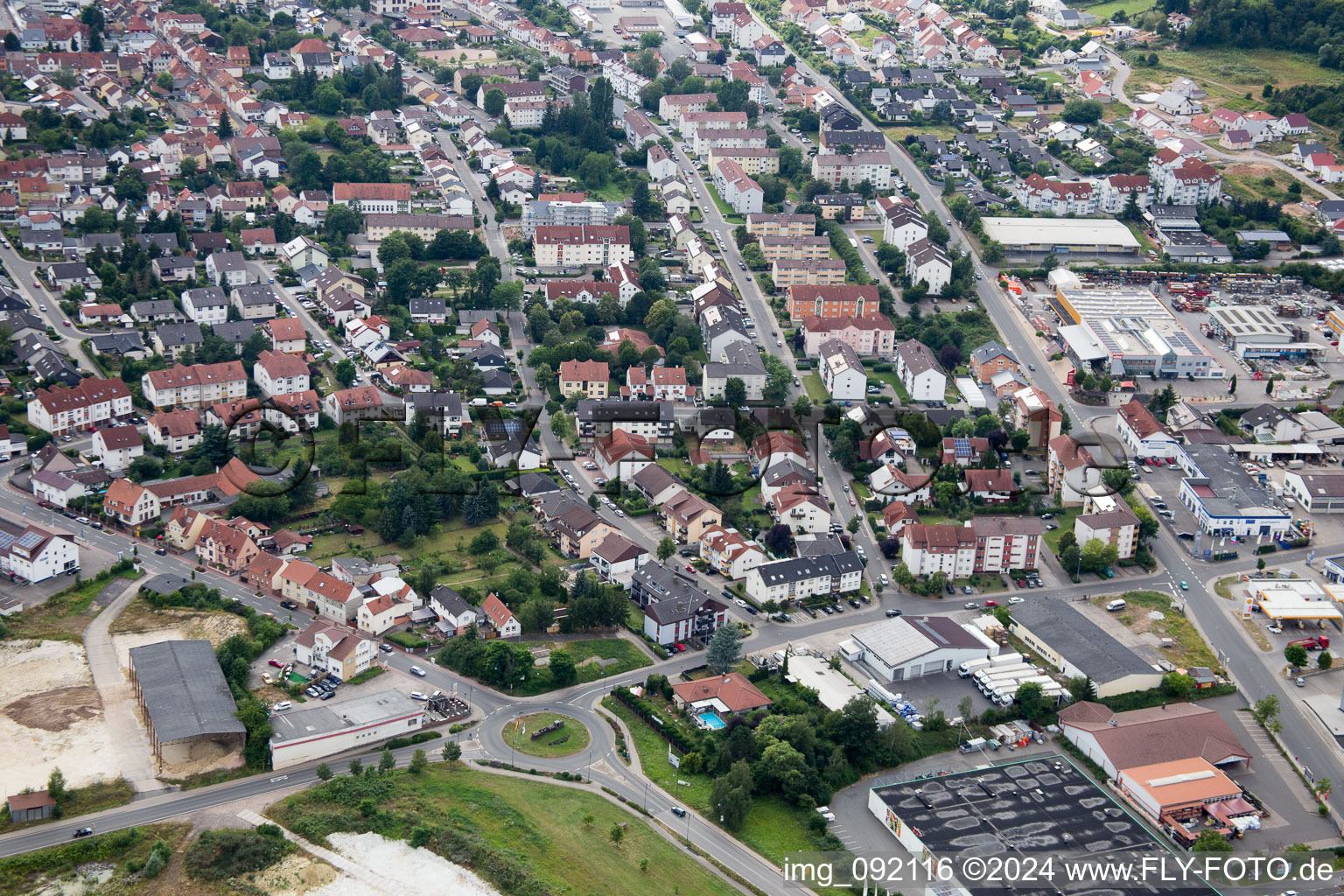 Eisenberg im Bundesland Rheinland-Pfalz, Deutschland von der Drohne aus gesehen