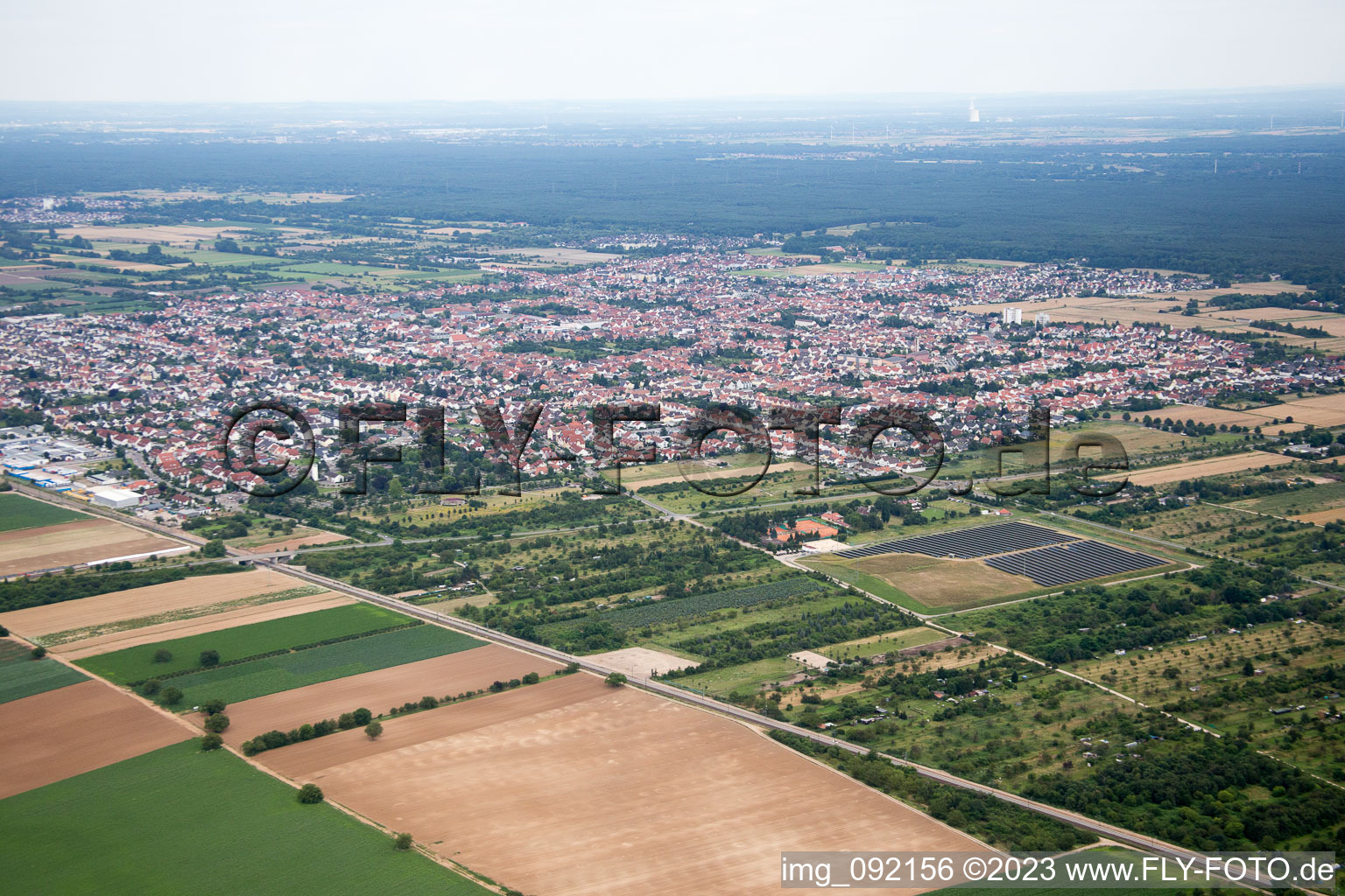 Haßloch im Bundesland Rheinland-Pfalz, Deutschland aus der Luft