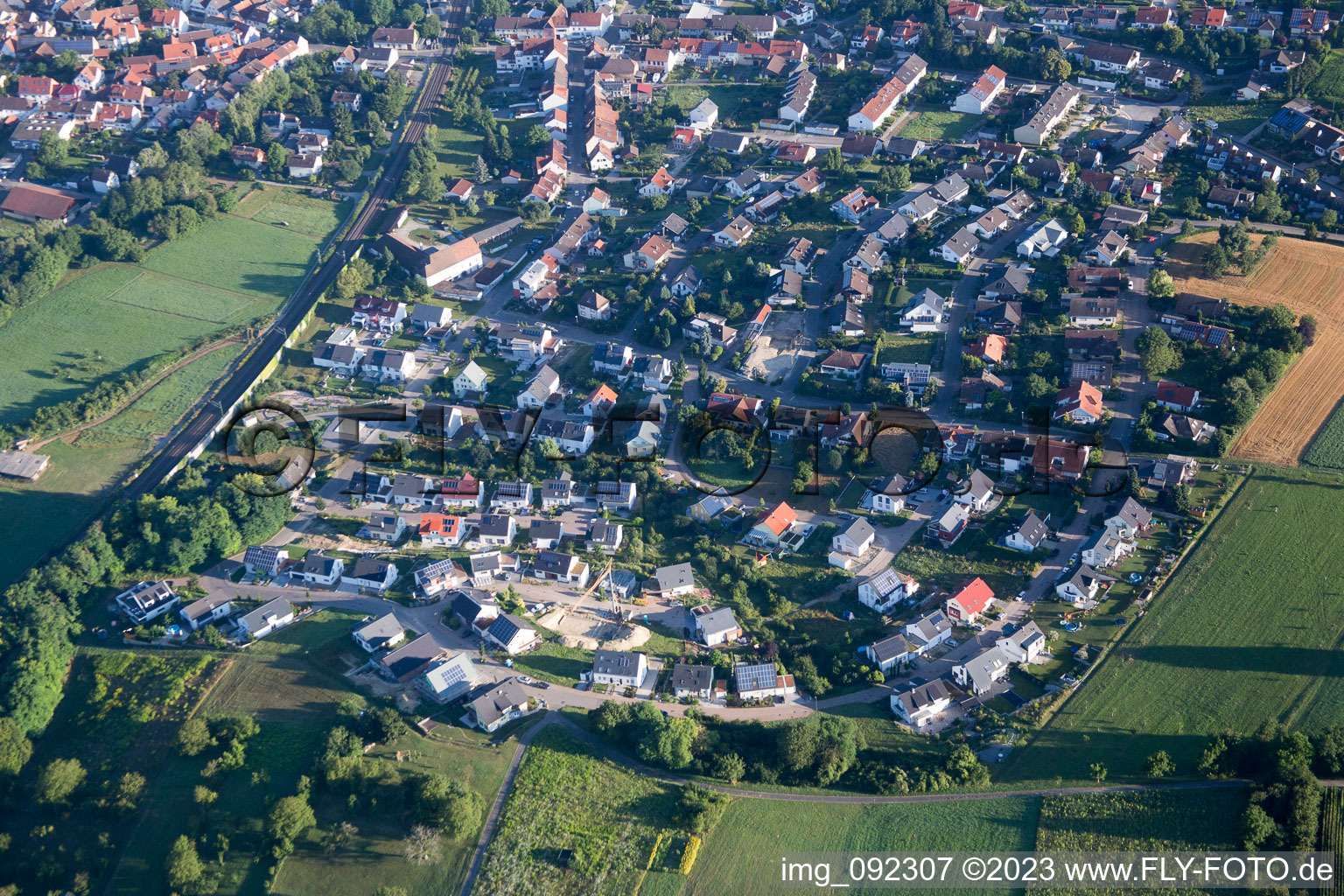 Luftbild von Kraichgaustr im Ortsteil Heidelsheim in Bruchsal im Bundesland Baden-Württemberg, Deutschland