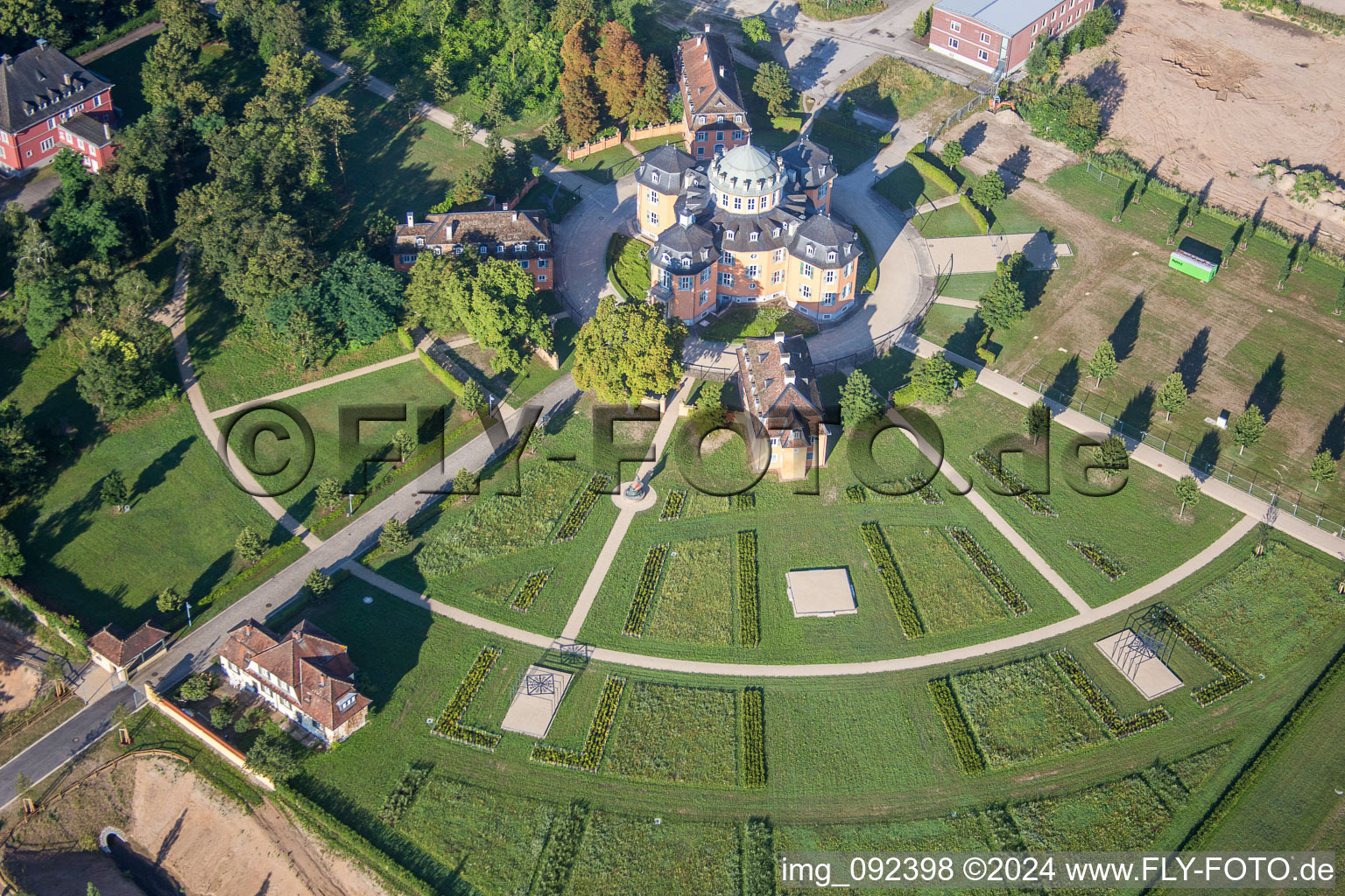 Palais des Schloss Eremitage Waghäusel in Waghäusel im Bundesland Baden-Württemberg, Deutschland