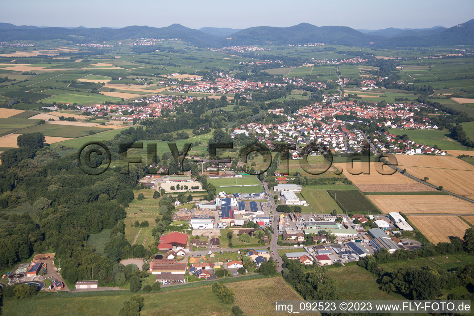 Luftbild von Billigheim, Gewerbegebiet Ost in Billigheim-Ingenheim im Bundesland Rheinland-Pfalz, Deutschland
