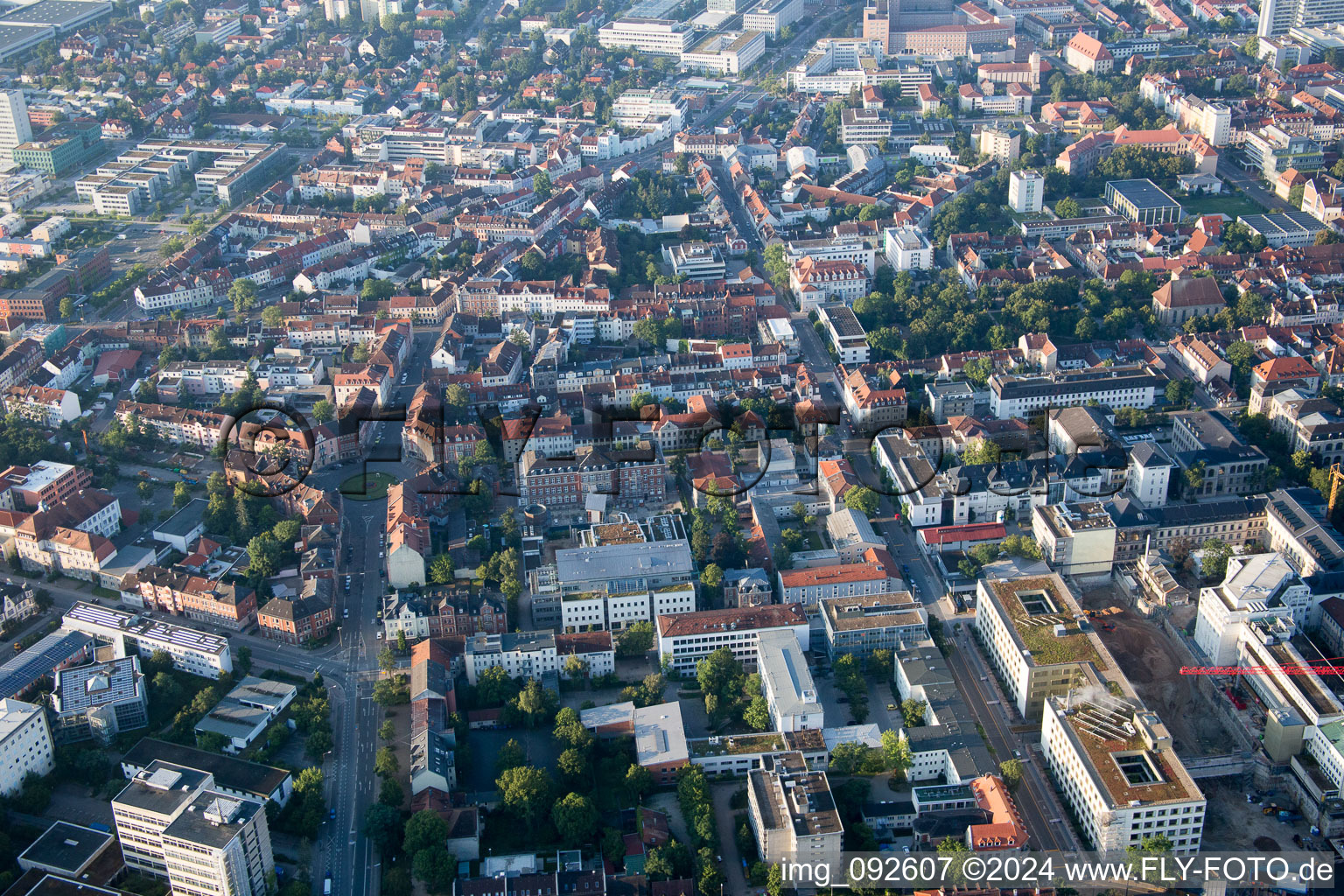 Kreis- runde Fläche - Platz in Erlangen im Bundesland Bayern, Deutschland