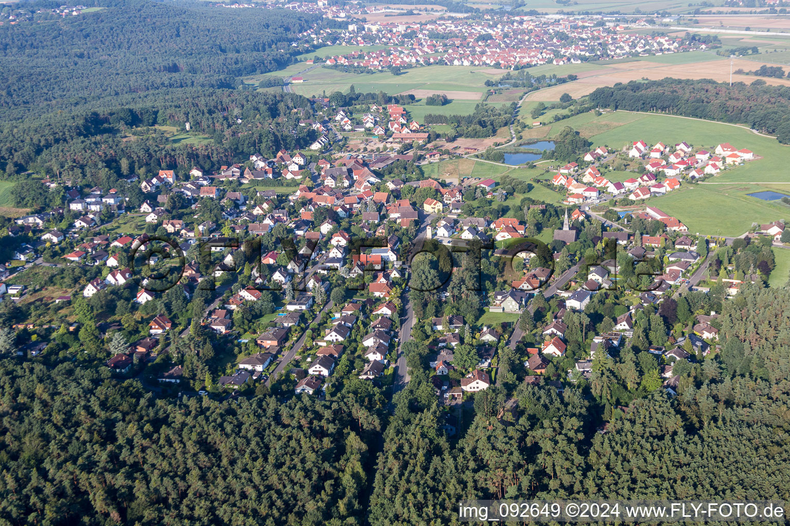 Siedlungsgebiet im Ortsteil Bräuningshof in Langensendelbach im Bundesland Bayern, Deutschland