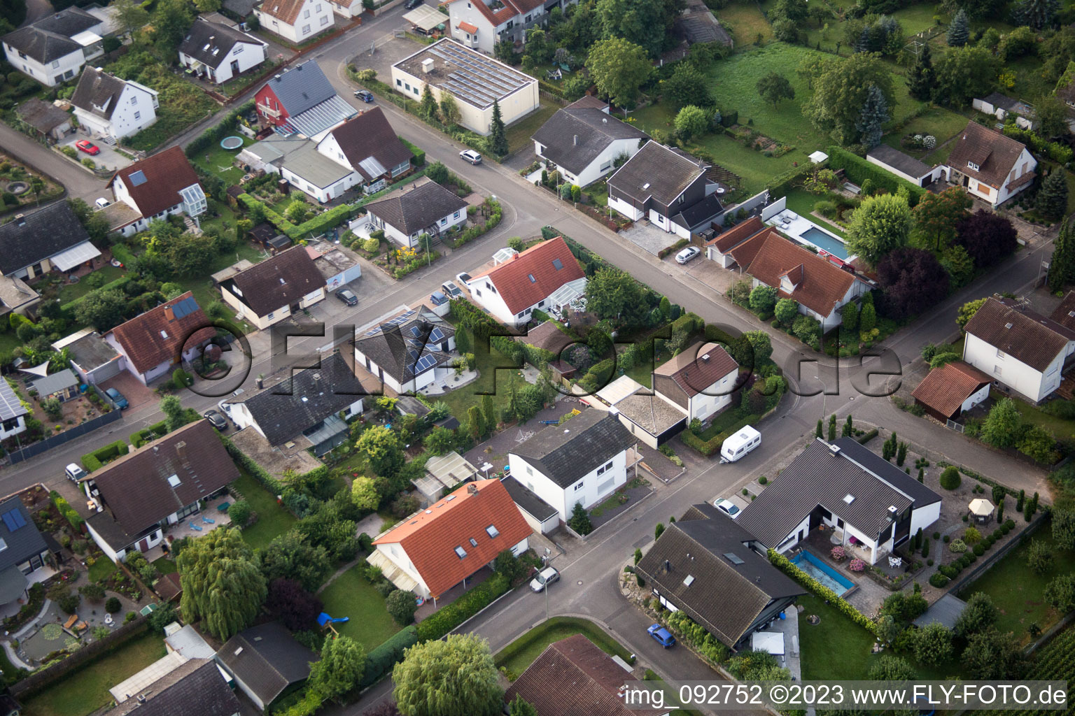 Drohnenbild von Billigheim-Ingenheim, Maxburgstr im Bundesland Rheinland-Pfalz, Deutschland