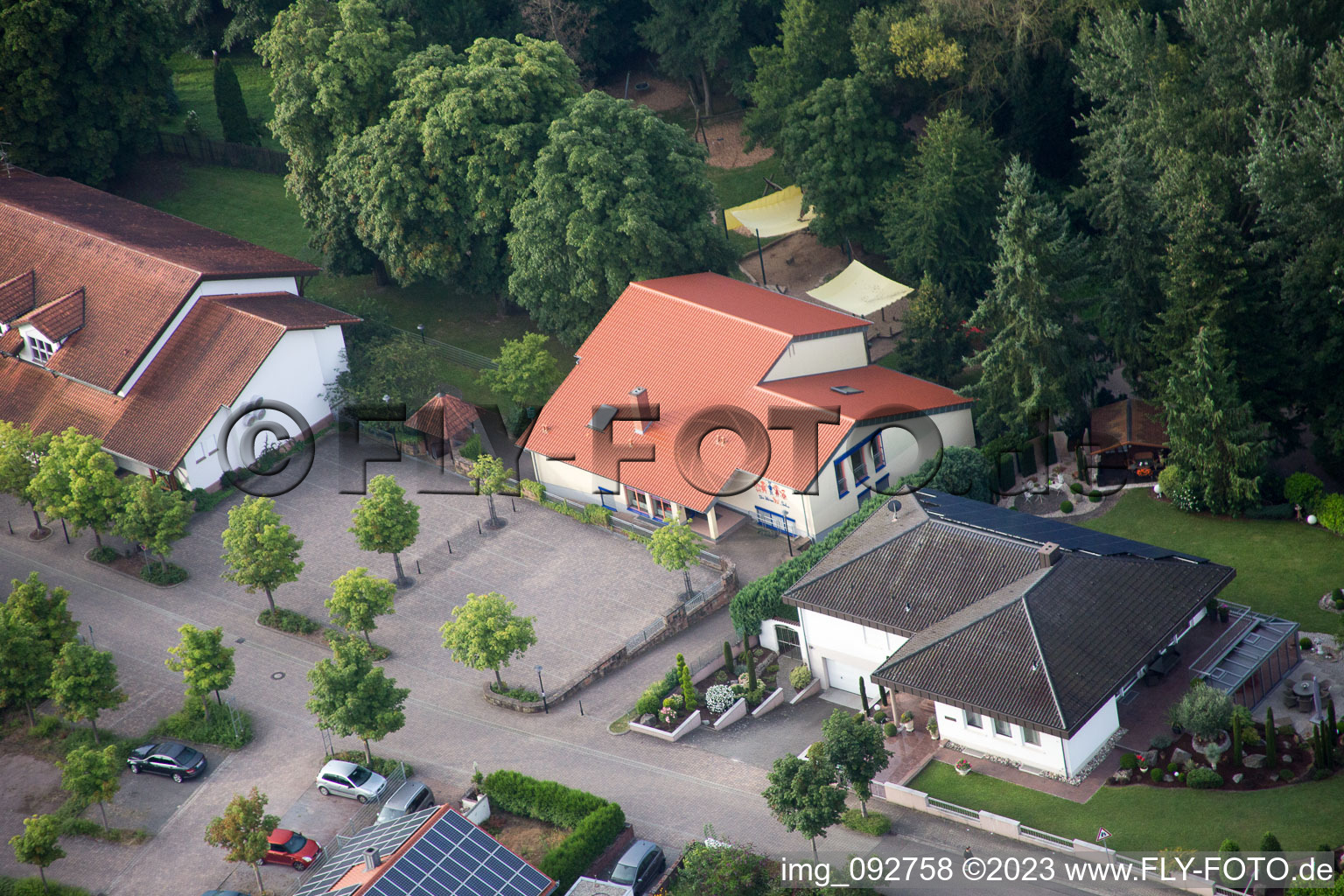 Luftbild von Ortsteil Billigheim in Billigheim-Ingenheim im Bundesland Rheinland-Pfalz, Deutschland