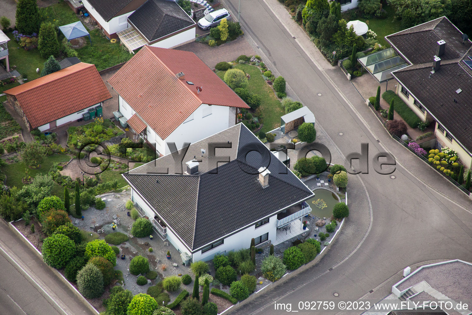 Luftaufnahme von Ortsteil Billigheim in Billigheim-Ingenheim im Bundesland Rheinland-Pfalz, Deutschland